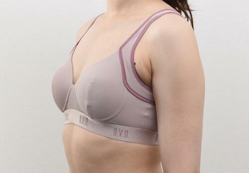 21位: 普通のブラに近い B.V.D.Ladies「スポーツブラ 揺れない キープ サポート」