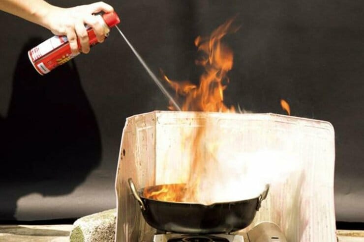 “地震から火事”の不安も消火。天ぷら火災が「７秒で消える消火器」がこちら