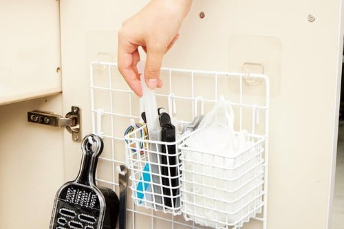 扉裏を収納に変えてかがまず取れる収納に生まれ変わる イメージ2