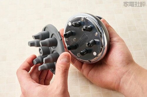 【使い勝手】パカッと外れて付け替えやすい メンズ用ヘッドマッサージャーおすすめ イメージ