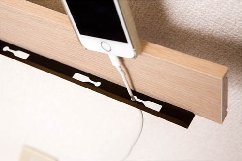 タップとアダプターは充電台にまとめて隠す