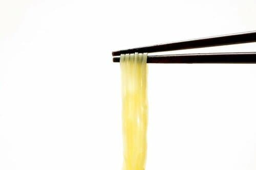 5位: マルちゃんの冷し生ラーメンはたれがむせるほどにしょっぱい! イメージ