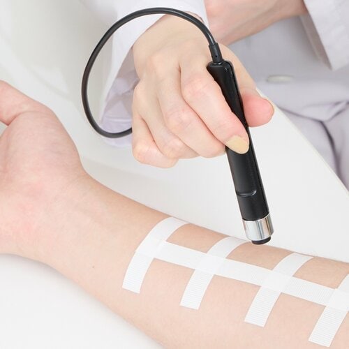 <!--td {border: 1px solid #cccccc;}br {mso-data-placement:same-cell;}--> テスト1：保湿力 メンズ化粧水おすすめ イメージ