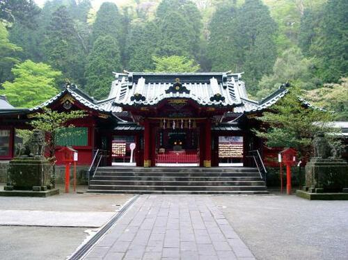 苦境の源頼朝が祈願「箱根神社」