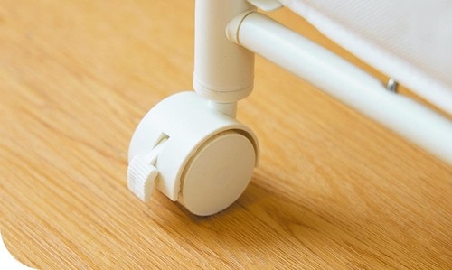 ココが買い：キャスター付きで移動がラク LOWYAの家具おすすめ イメージ