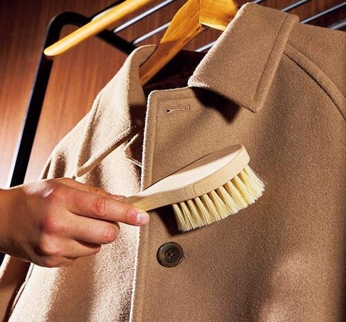 毛玉や型くずれを防ぐ！ 洋服ブラシで衣類を長持ち 洋服ブラシおすすめ イメージ