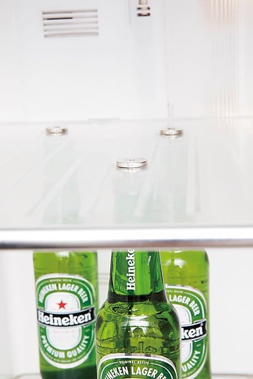 【収納術⑤】ジャマな瓶類は ネオジム磁石で天井から吊るす！ イメージ3