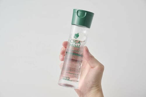 使用感：ボトルにくびれがあり持ちやすい シカ化粧水おすすめ イメージ
