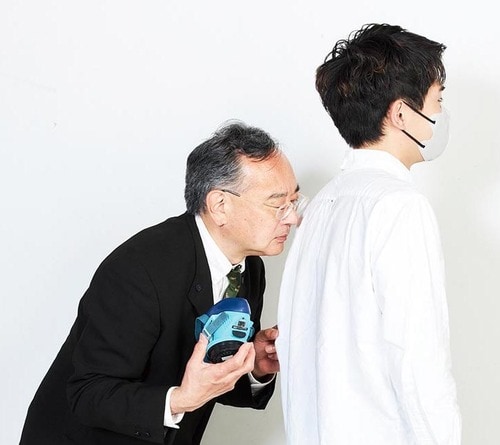 柔軟剤で仕上げたシャツを2日間、着続けたときのニオイをテスト イメージ