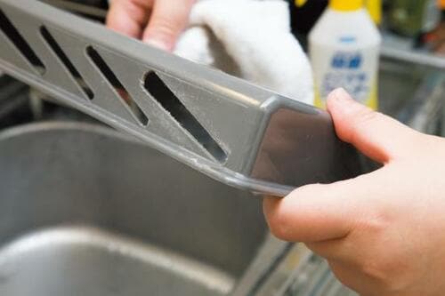 お掃除ワザ1：包丁収納はアルコールで瞬間洗浄！ イメージ6