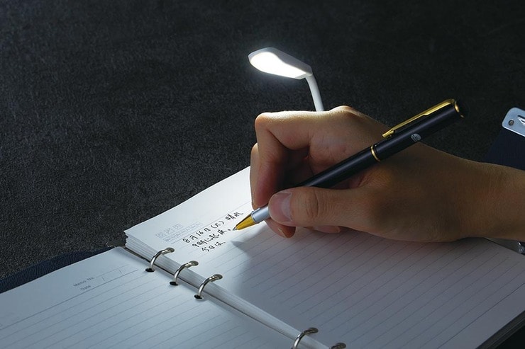 ガジェット好きにおすすめ！ 指紋認証付きの多機能な手書きノート「T-Note Secret Cross grain」のイメージ