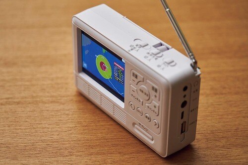 殿堂入りの理由:手回し充電がしやすい