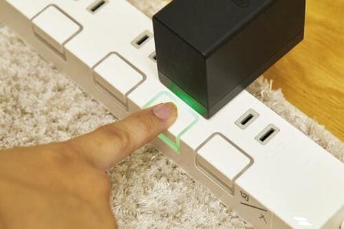 凹凸が少なくてお手入れがラク！オーム電機「Eonnection 節電タップ」 イメージ2