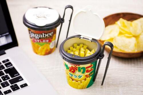 手を汚さず食べ過ぎ防止にもなる「じゃがキャップ＆トング」 イメージ2