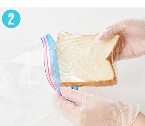 バットに並べて冷凍し凍ったらフリーザーバッグへ 食パンの冷凍保存方法おすすめ イメージ