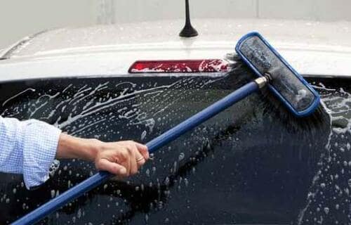 スポンジやブラシでの洗車に不満なら「五本指グローブ」 イメージ