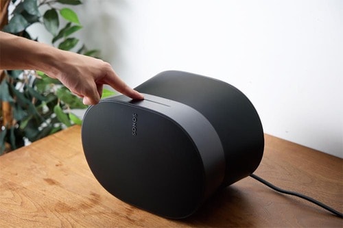 本体のボタンで直感的に操作できる ソノス「Sonos Era 300」おすすめ イメージ
