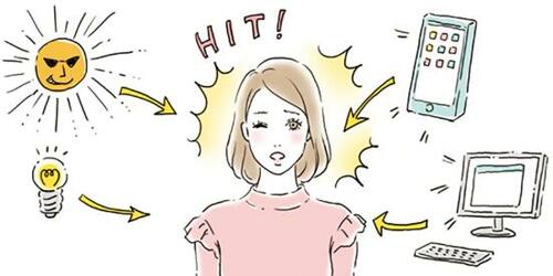 紫外線より怖い!? ブルーライトからお肌を守るには?