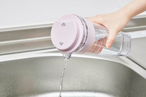 手にフィットして蓋があけやすい 横置きできる冷水筒おすすめ イメージ