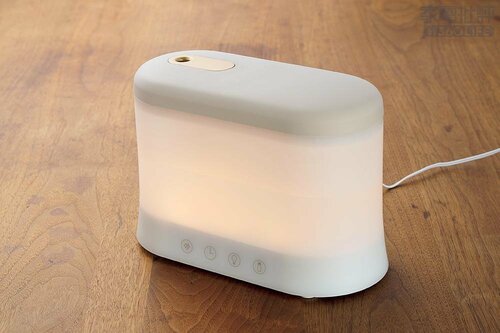寝室をやさしく照らします おしゃれな加湿器おすすめ イメージ