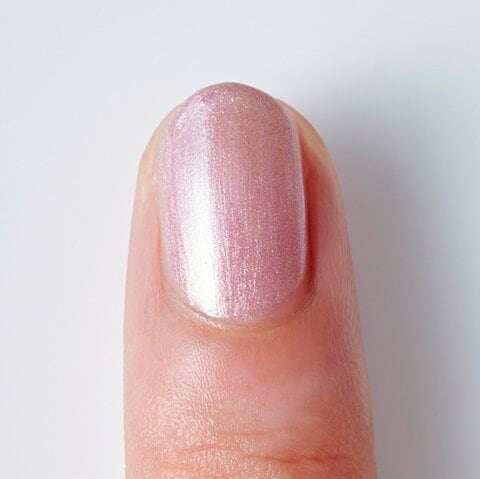 紫マニキュアおすすめランキング12選。LDKとプロが人気商品を徹底比較