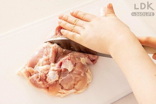 鶏肉を骨ごと切る 出刃包丁おすすめ イメージ