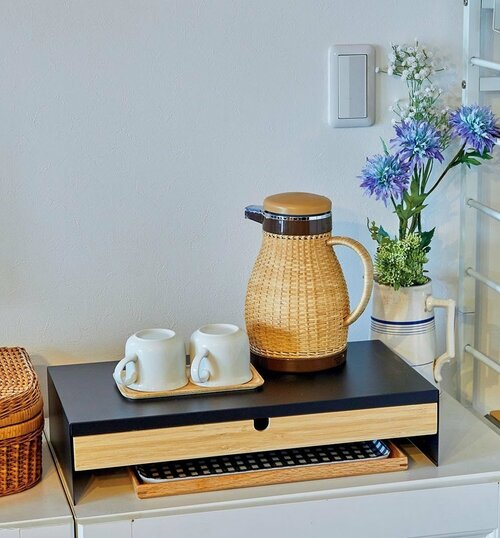 お茶セットはおしゃれなモニター台に収納してダイニングへ イメージ