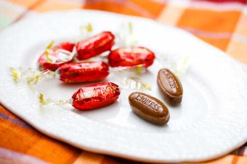 レトロなパッケージがかわいい伝統のコーヒー飴が100均に！ イメージ