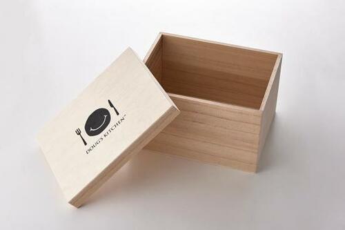 豪華な桐箱は贈答用に最適!