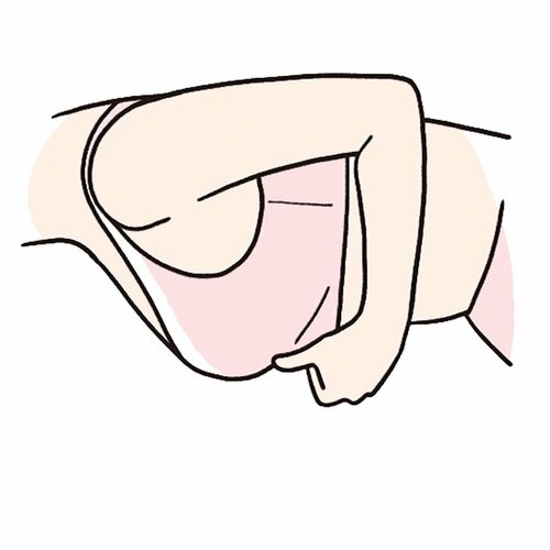 STEP1:体を90度に前傾し肉をカップに集める ノンワイヤーブラおすすめ イメージ