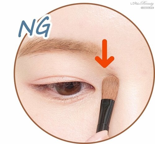 アイブロウパウダーで影を作るポイント イメージ2