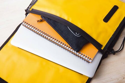 雨にも負けない最強のバッグで電子機器や書類を守りきる！ イメージ2