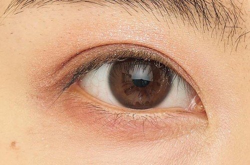 カラー03：自然な血色感と華やかな輝きを両立 イメージ