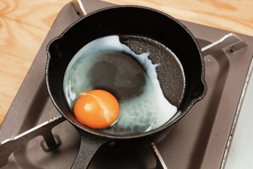 ［Check2］ニトスキは薄いからすばやく温まる！しかも「鋳鉄」だからずっと温かい！ イメージ3