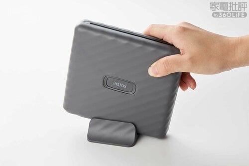 本体はやや幅広だが見た目より軽量 フォトプリンターおすすめ イメージ