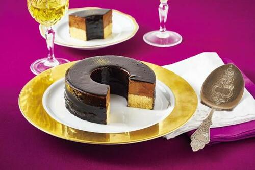 ふわふわバウムに重厚なカカオ食べた瞬間溶けるとろなまチョコ イメージ