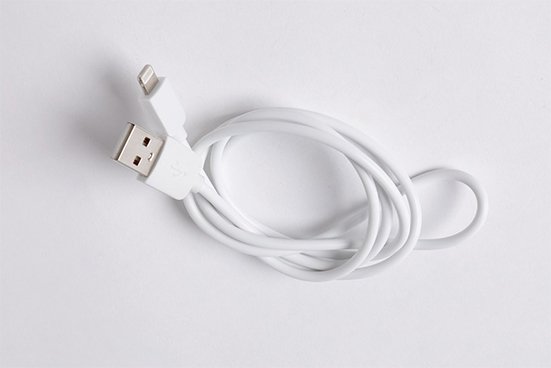 メーカー不明:ip5-KC WH:USBケーブル