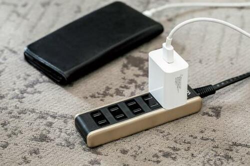 コードがおしゃれにスッキリ！インテリアによく馴染む イメージ