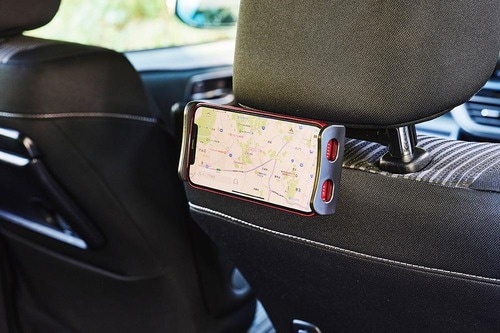 後席用で活躍するホルダーが100均で購入できる 車用スマホホルダーおすすめ イメージ