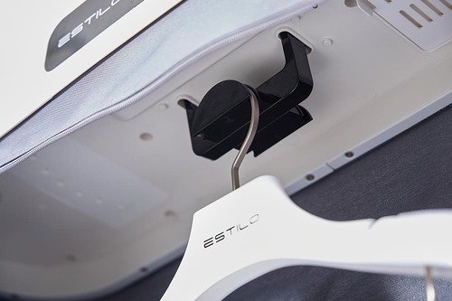 服を引っ掛けて放置!ニオイもシワも取るスチームリフレッシャーです ESTILO「スチームイオン リフレッシャー」おすすめ イメージ