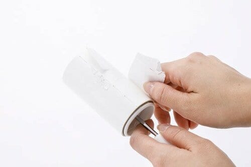 C評価: 【C評価】粘着力がまばら…… はがすのも大変なダイソー イメージ