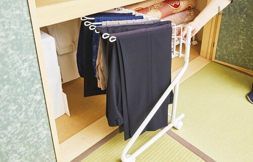 低い場所にもすっぽり入る ズボンハンガーおすすめ イメージ