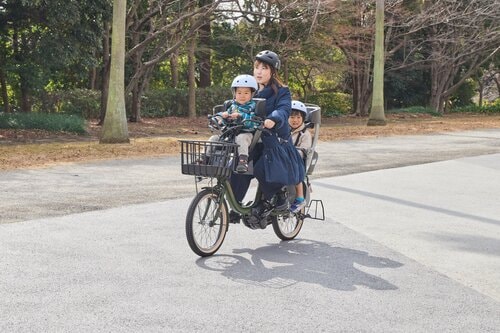 取り回しが軽くて、スーッと動く 電動アシスト自転車おすすめ イメージ