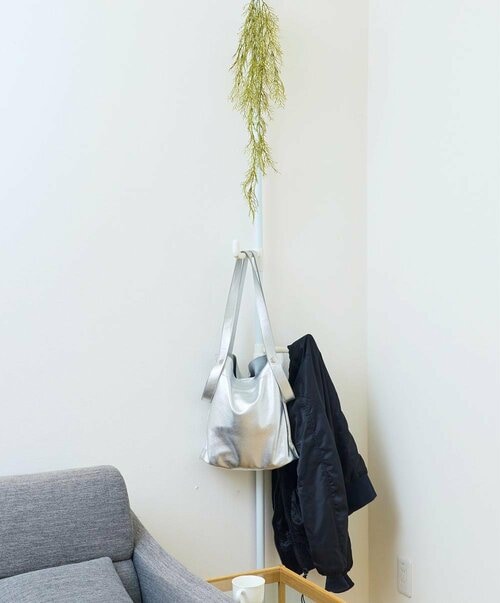 ポイント：ポールハンガーに洋服などはあまりかけない イメージ2