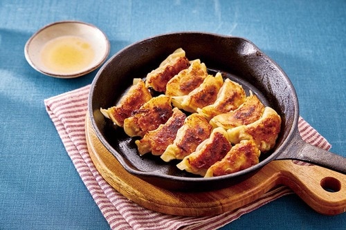 おすすめレシピ1：シャキッと白菜の酸味がクセになる「ぬか漬け入り餃子」 イメージ