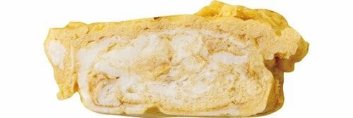 たまご焼きは固まりはじめたら巻いていくのがポイントです！ イメージ4