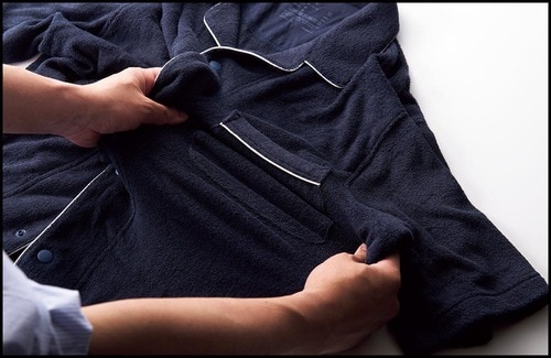 伸縮性のある生地で睡眠時の動きを妨げない 男性誌が選ぶ無印良品おすすめ イメージ