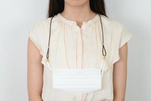 FLOWERS lab  本革 マスクストラップ着用カット