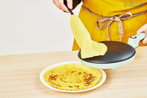 専用のお皿に焼き面をつけるだけ！ ラドンナ「Toffy クレープメーカー」おすすめ イメージ3