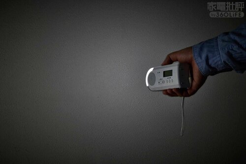 高輝度LEDライトは2種類を使用可能 防災ラジオおすすめ イメージ2